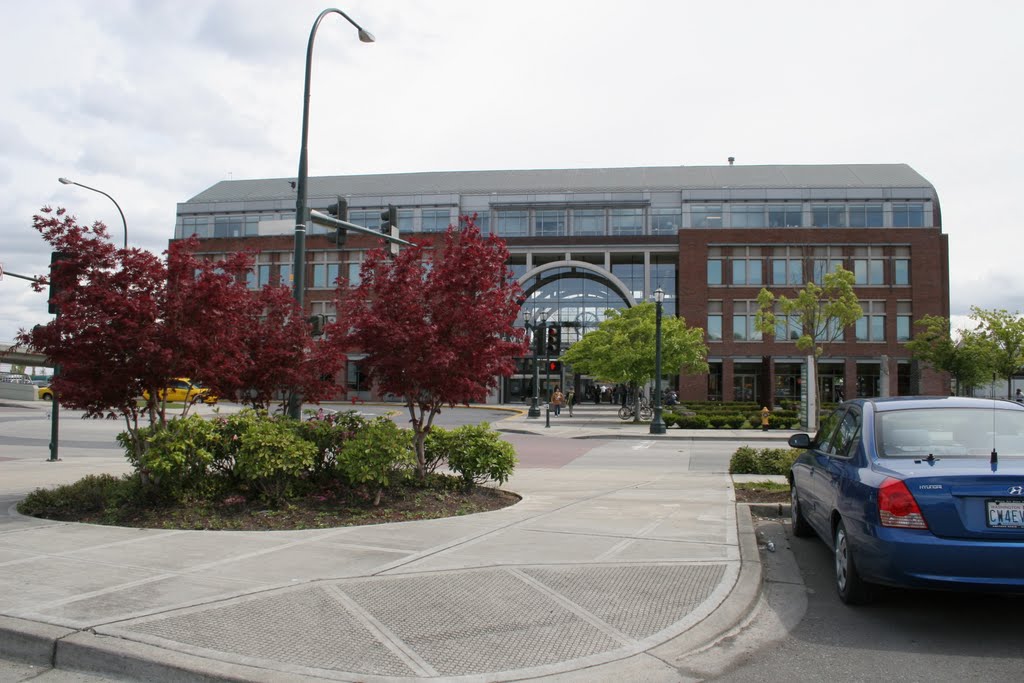 Everett, WA Train Station, May 2007 by archlapeer