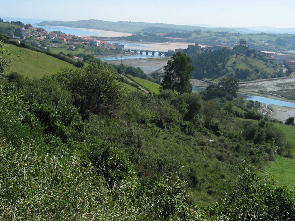 San Vicente de la Barquera by Sergio Stecchi