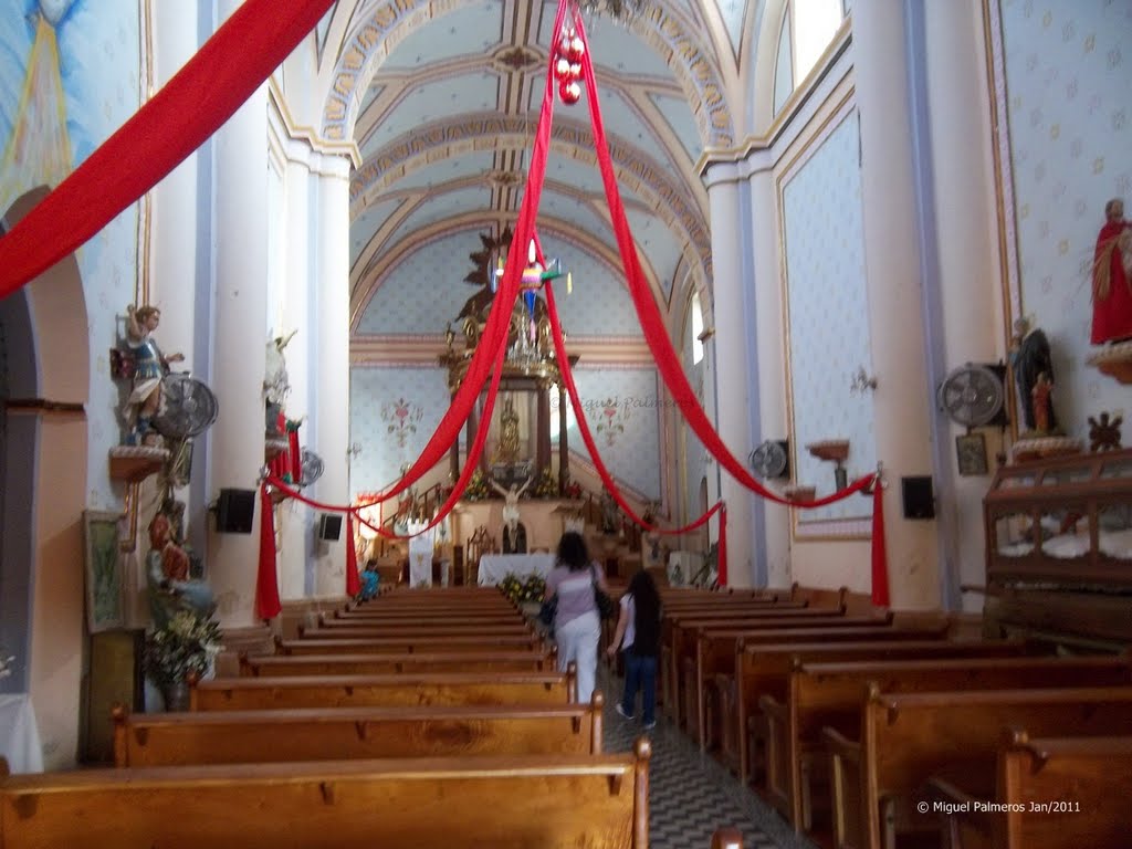 Interior de la iglesia de El Chico by Miguel Palmeros