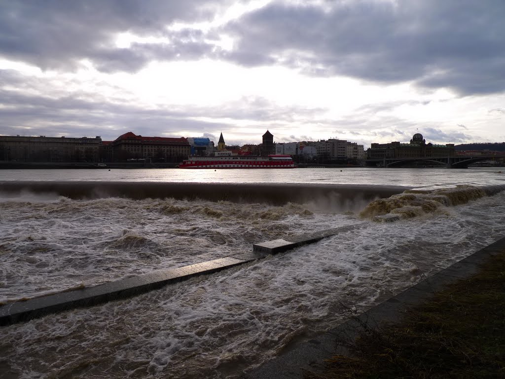 VLTAVA DELUGE 2011 by martinacorn