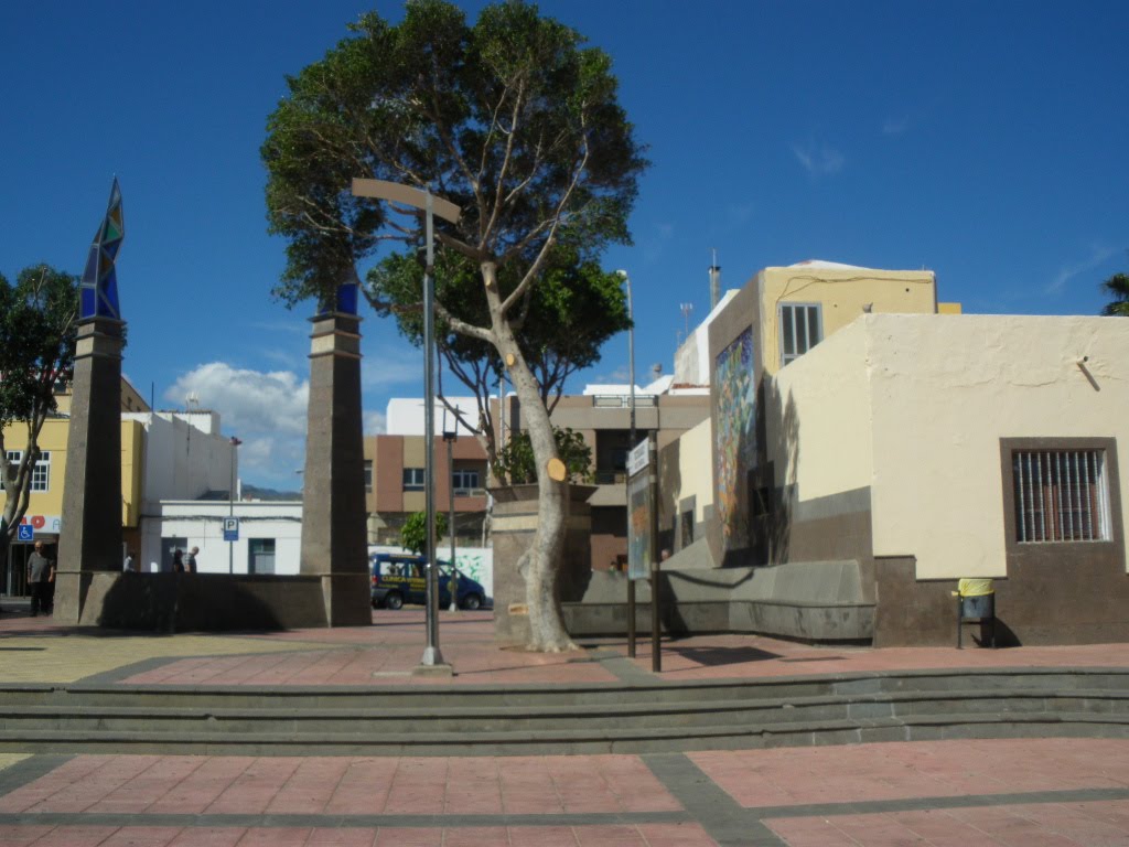 Plaza de San Rafael by S. Jimenez