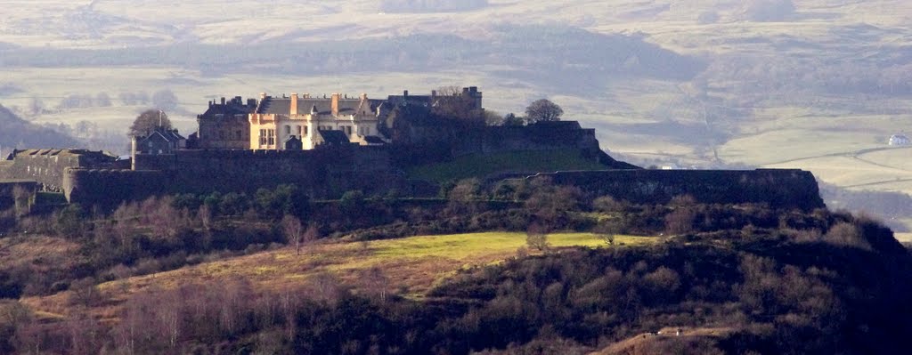 Stirling Castle (from Wallace Monument) by Serdar Bilecen