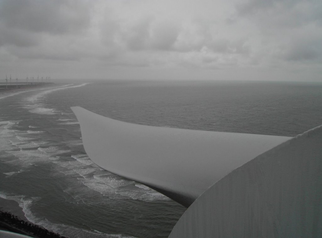 At the top of a windturbine... by fschepers