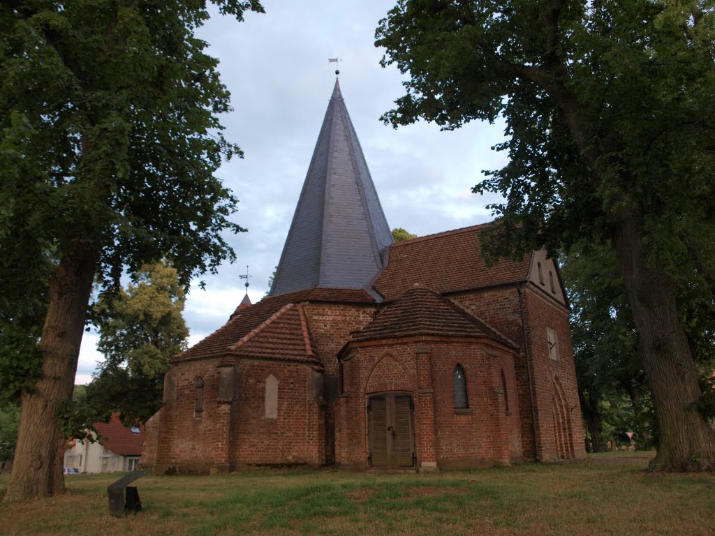 Die Oktogonkirche in Ludorf - der Grundriss wohl einzigartig in Norddeutschland by ReinhardKlenke