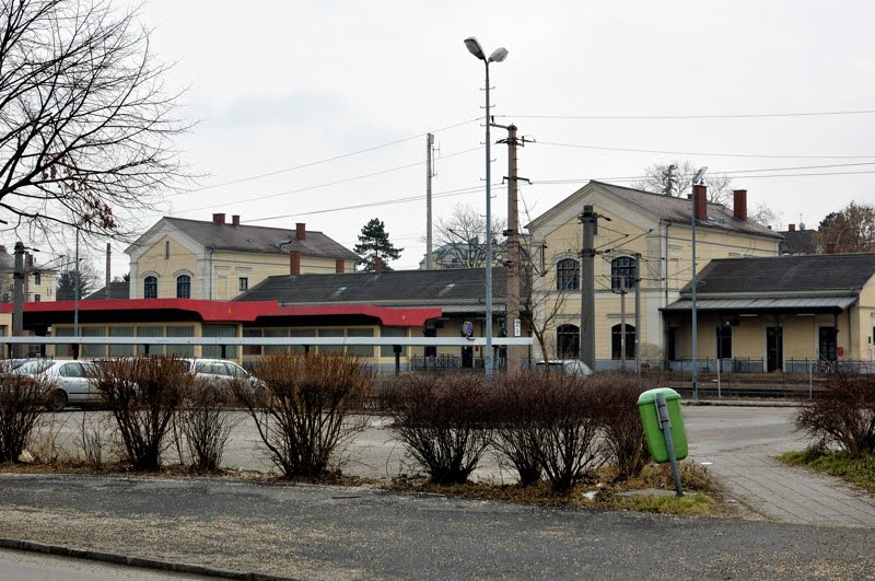 Railway station by stan_nö