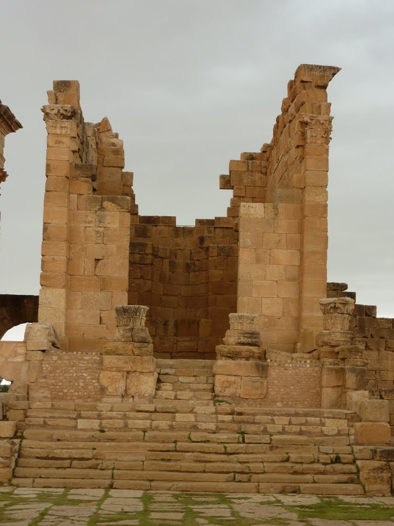 Sbeïtla : Ruines Romaines (Le Capitole) by alain56700