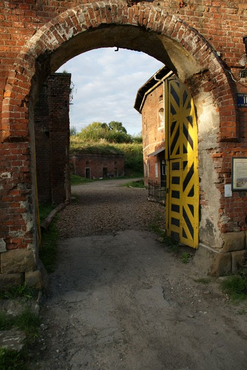 FORT LUNETA WARSZAWSKA by Łukasz Świetlik