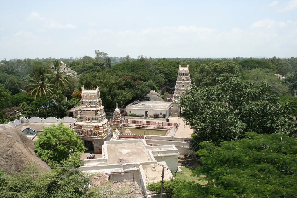 Guttahalli Temple by Vikram G Aarella