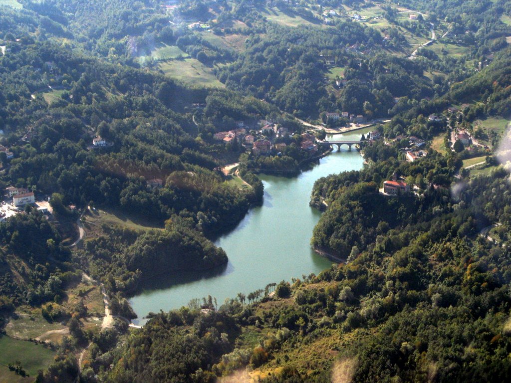 Lago di Castel dell'Alpi by Claudio Pedrazzi