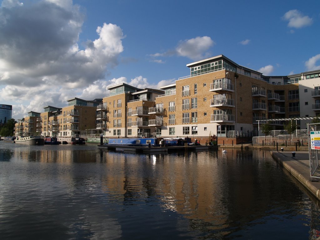 Brentford Lock by Nakhaie-G