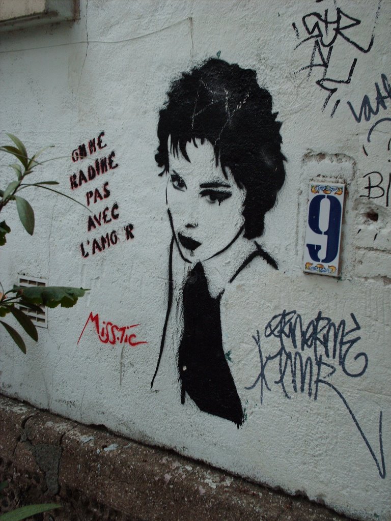 Père-Lachaise, 75020 Paris, France by YannD