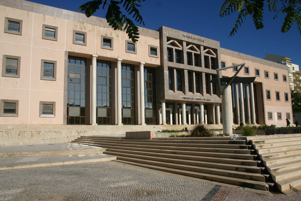 LOULÉ city-The Court Building by Del Dias