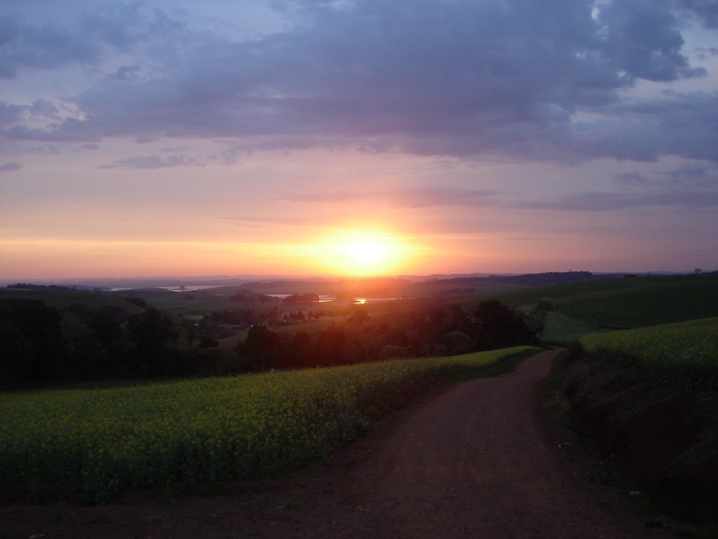 Amanhecendo - zona rural Três Palmeiras by ftg76