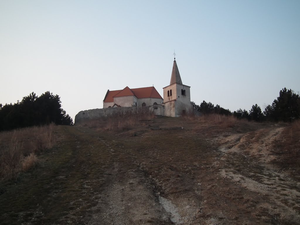 Kostol sv. Michala archanjela v Lančári by GabrielLíška