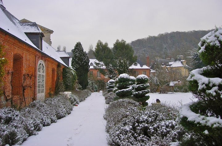 Orangerie du Château d'Acquigny sous la neige by ChateaudAcquigny