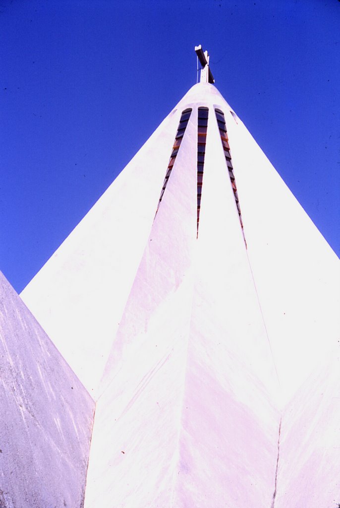 Maputo, Igreja de Stº António da Polana, 1968 by Luís Boléo