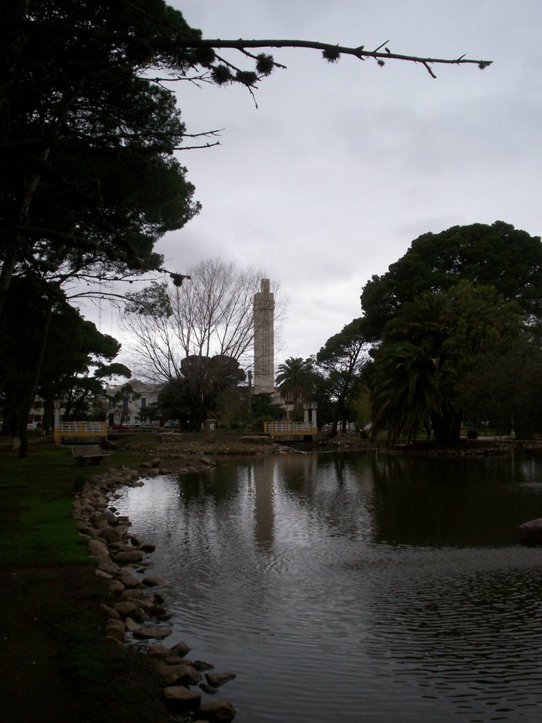 Lago y Muni by Fitto Barrio