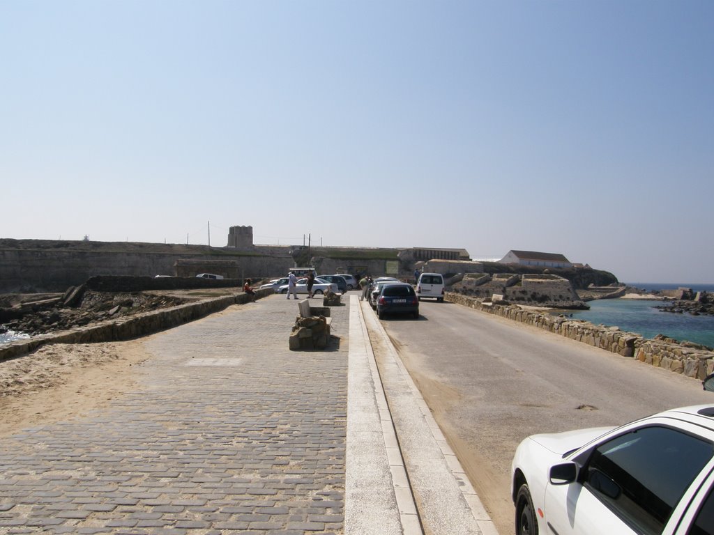 Fortaleza de la Isla de las Palomas by Luís Seixas