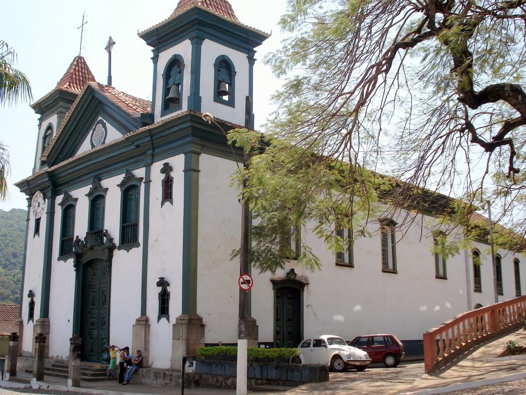 Church, Santa Barbara, MG by Sergio Araujo