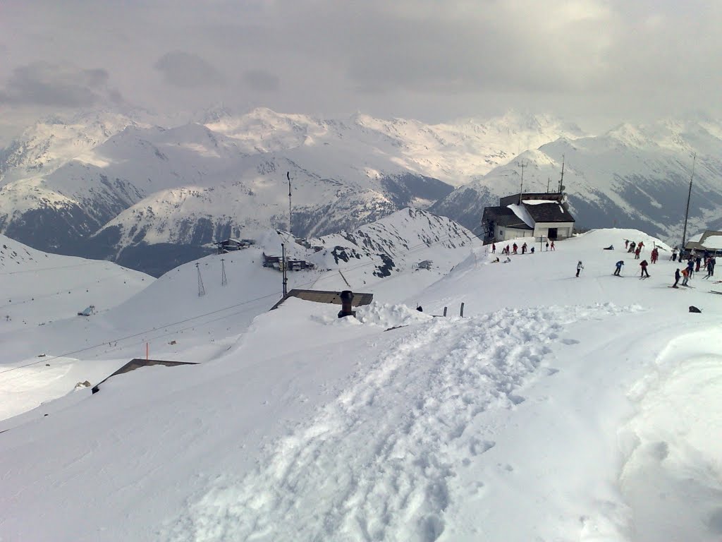 Weissfluhgipfel 2844m by artur-eling