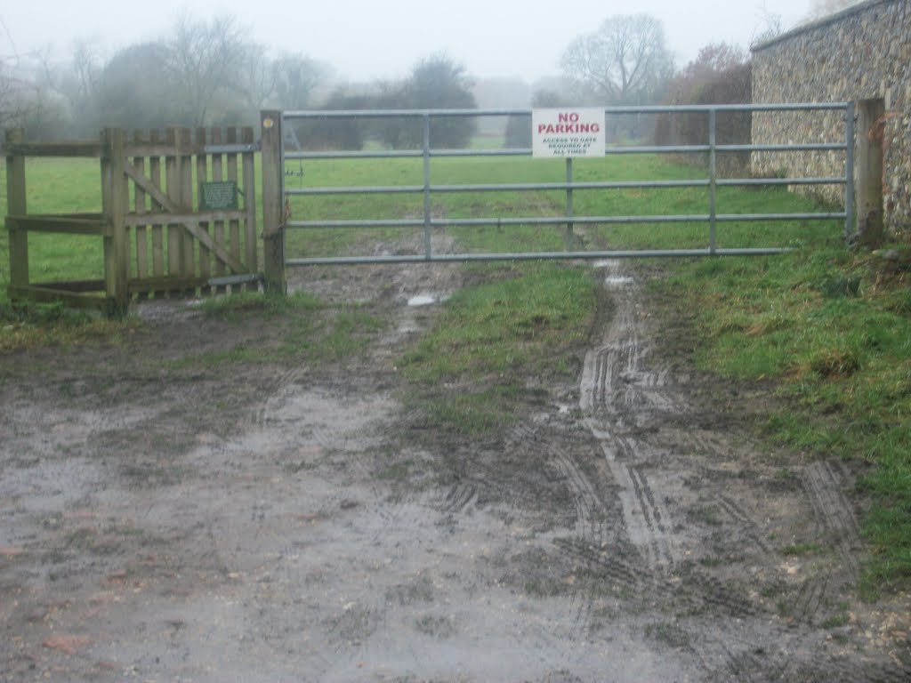 The Water Lane silvery gateway, and wooden sidepost by Robert'sGoogleEarthPictures