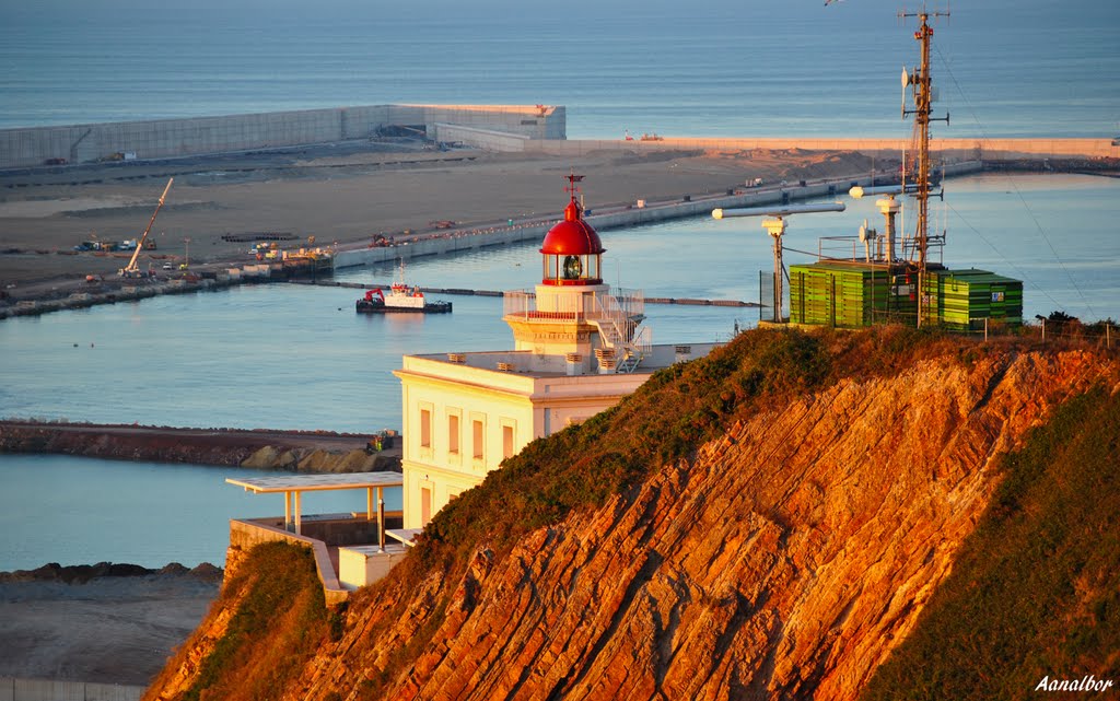 Faro Torres by Analbor