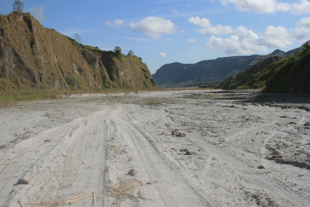 Pinatubo Jeep Trail, Zambales, Philippines by DrewQ