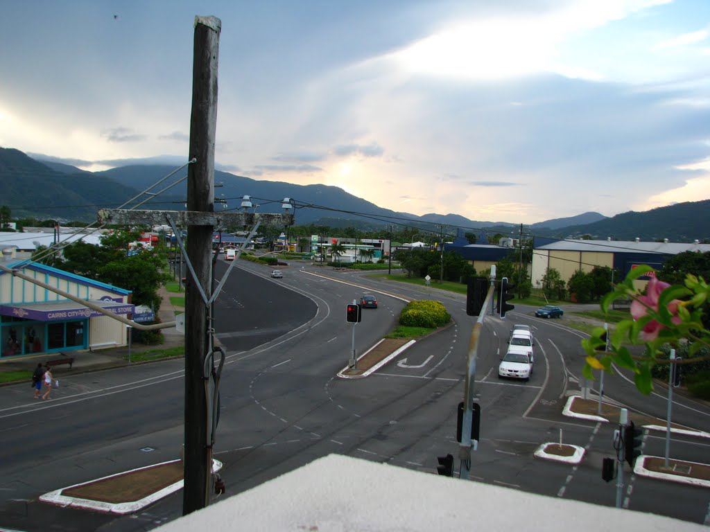 City end of Mulgrave Road from the top level of Cairns Central carpark by tanetahi