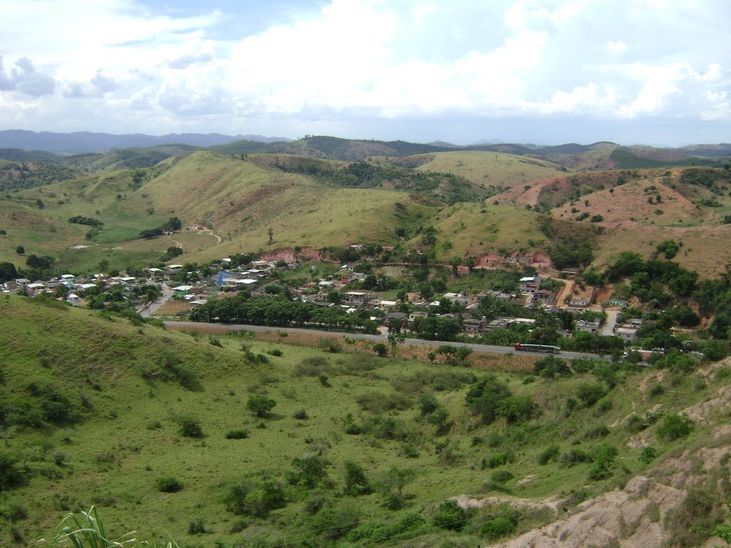 Alto das torres de celulares, Naque - MG 04 by Gustavo Sturzenecker Moreira