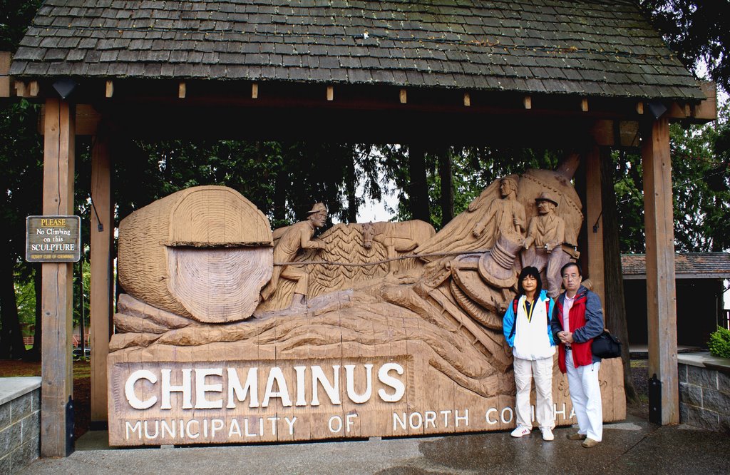 The big sculpture of Chemainus by Edward Ng