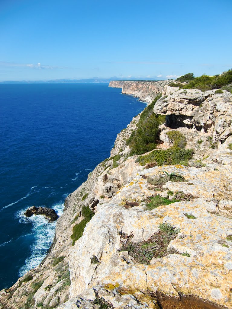 Mallorca`s Steilküste by Schamberl