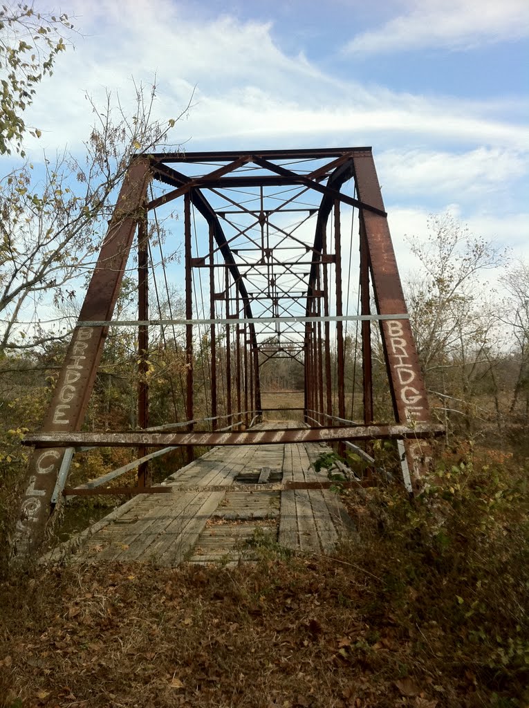 Closed Iron Bridge by dippold