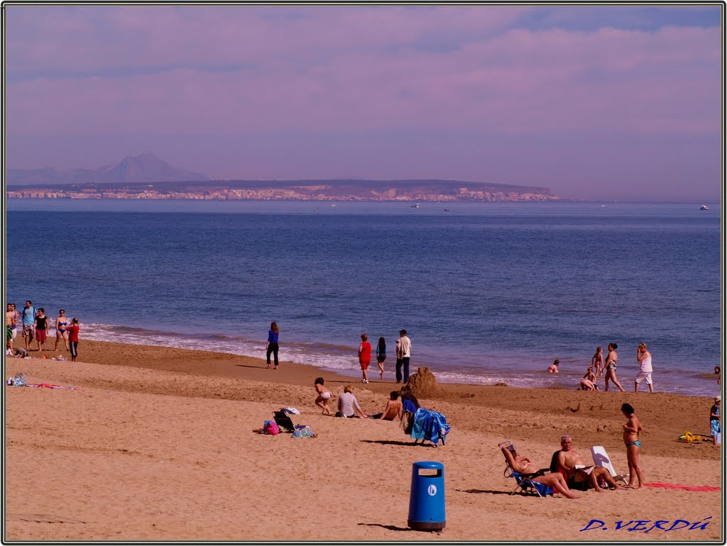 UN PASEO POR LA PLAYA,,con vistas a la Bahia, by D. VERDU