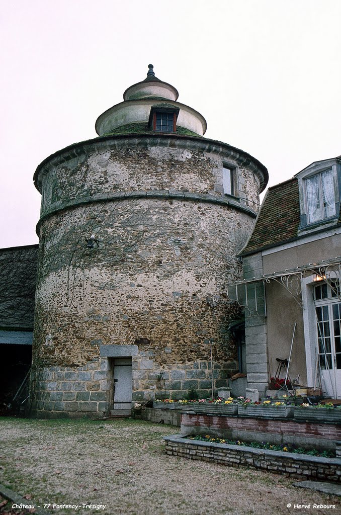 77 Fontenay-Trésigny - Pigeonnier château by H. Rebours