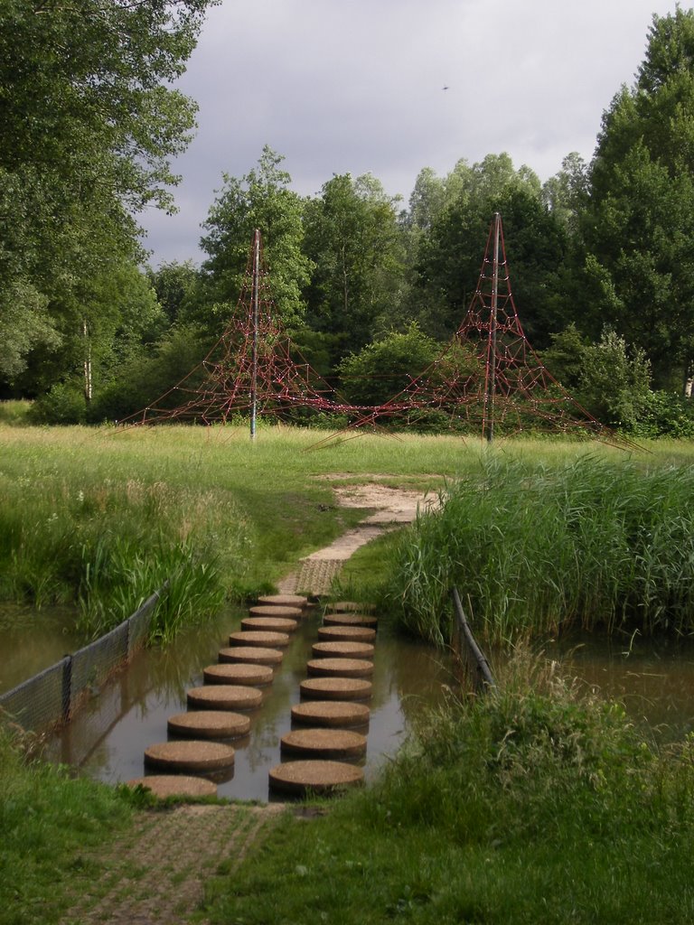 Matengaarde, 7329 Apeldoorn, Netherlands by Marcel Klijnhout