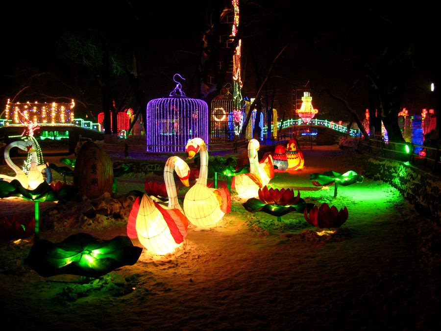 哈尔滨兆麟公园冰灯艺术节，Harbin Ice lanterns Festival In Zhaolin Park by 白云黑土