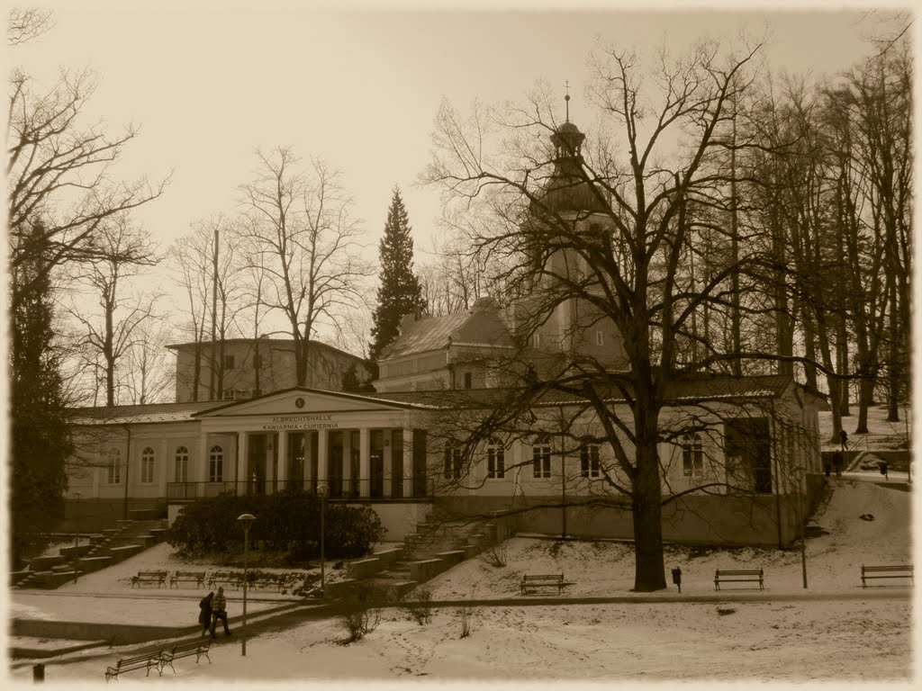 Lądek Zdrój (Bad Landeck) - Albrechtshalle and a baroque church; FEB 2011 by MUSZKA™