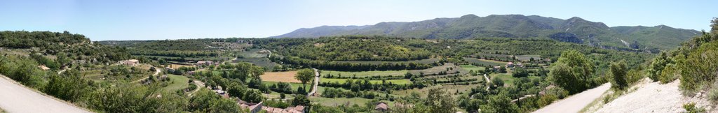 Panoramique Buoux by Thibault Lartaud