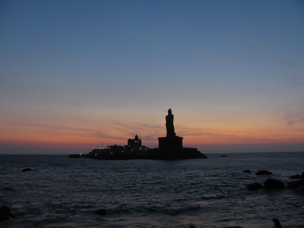 Sun rise in kanyakumari by yash kumar