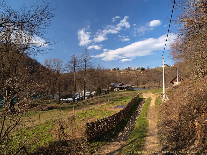 The carriageway by Takeadventure