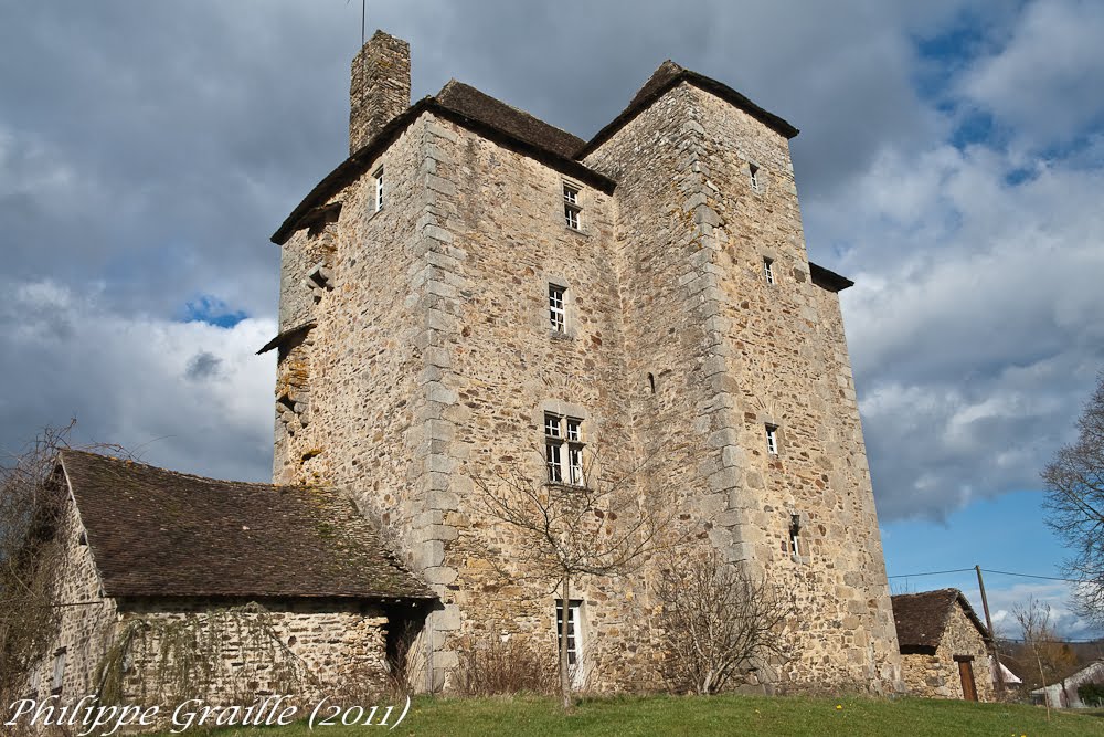 Salon la tour (Corrèze) by Philippe GRAILLE