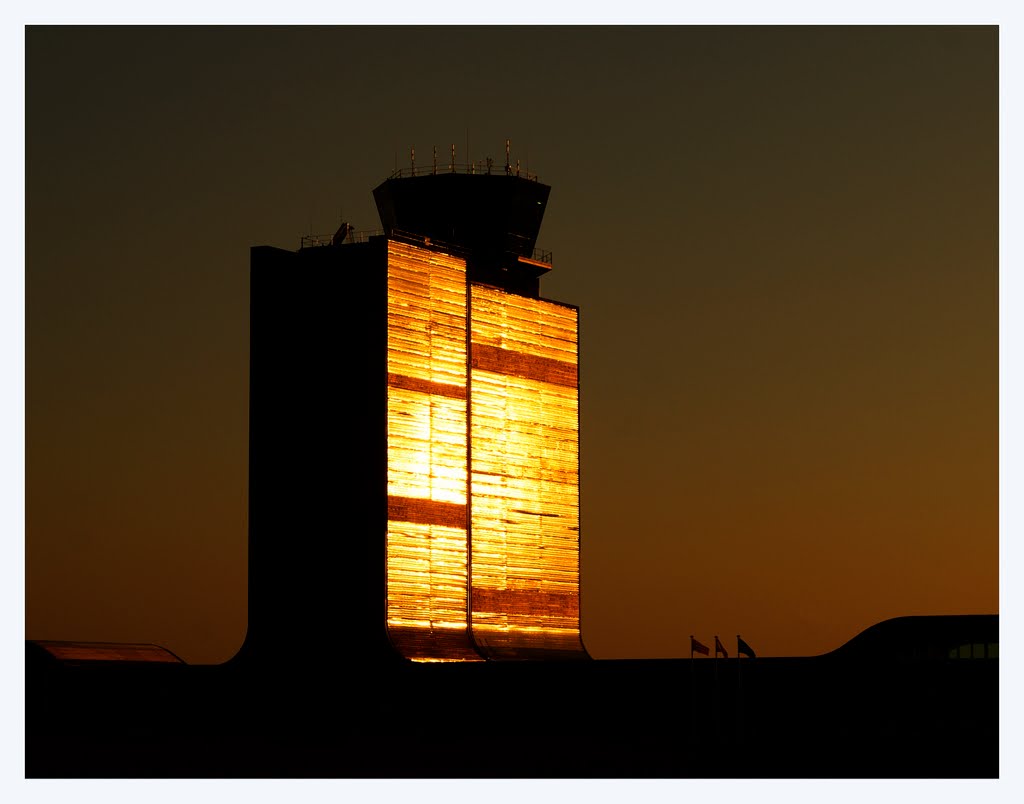 Aeroport d'Alguaire by Francesc Buj