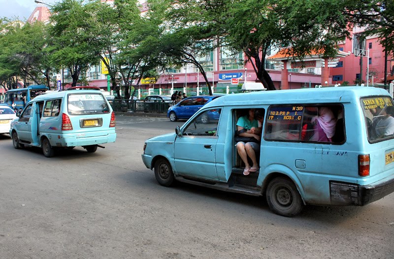 Mangga Dua street scene - hustle and bustle by BadRuL MN ©