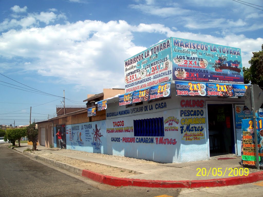 Mariscos la Tovara by Santiago Sifuentes