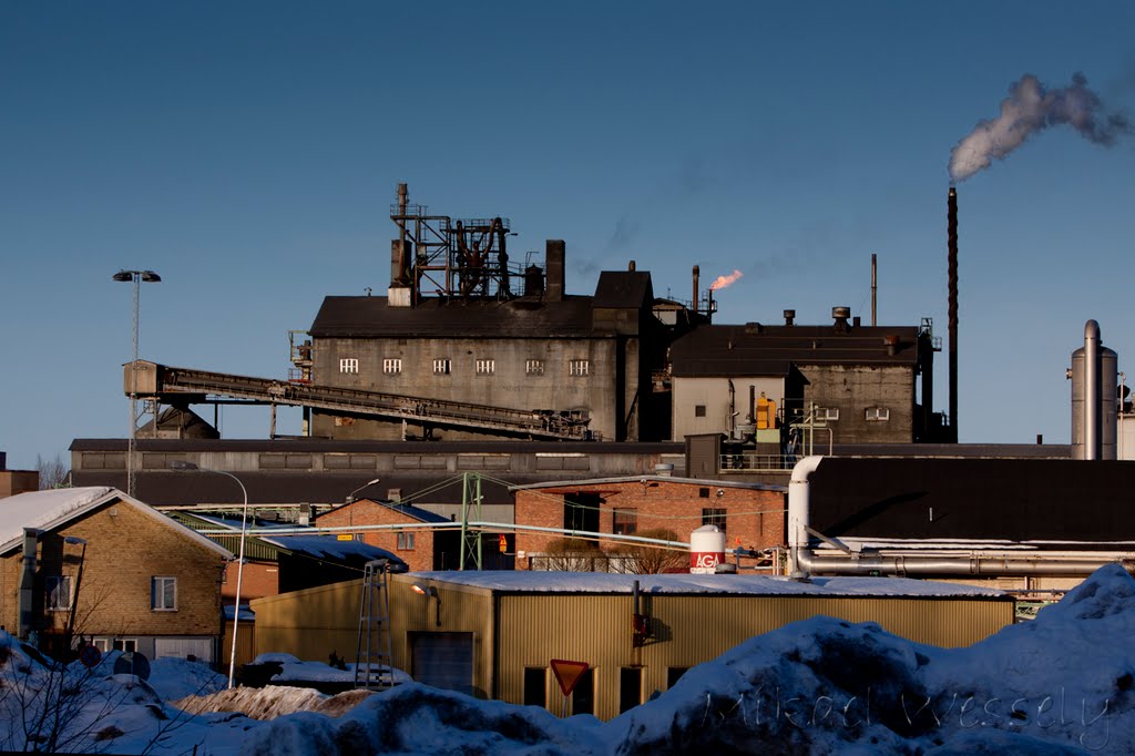 Härligt patinerad fabrik by Sundsvallsbilder