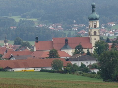 Neukirchner Kirche by Gung