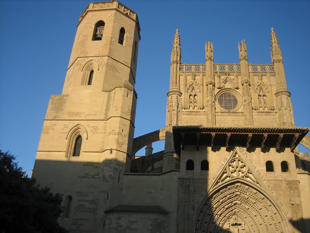 Huesca, Catedral. by Mayid Hassan