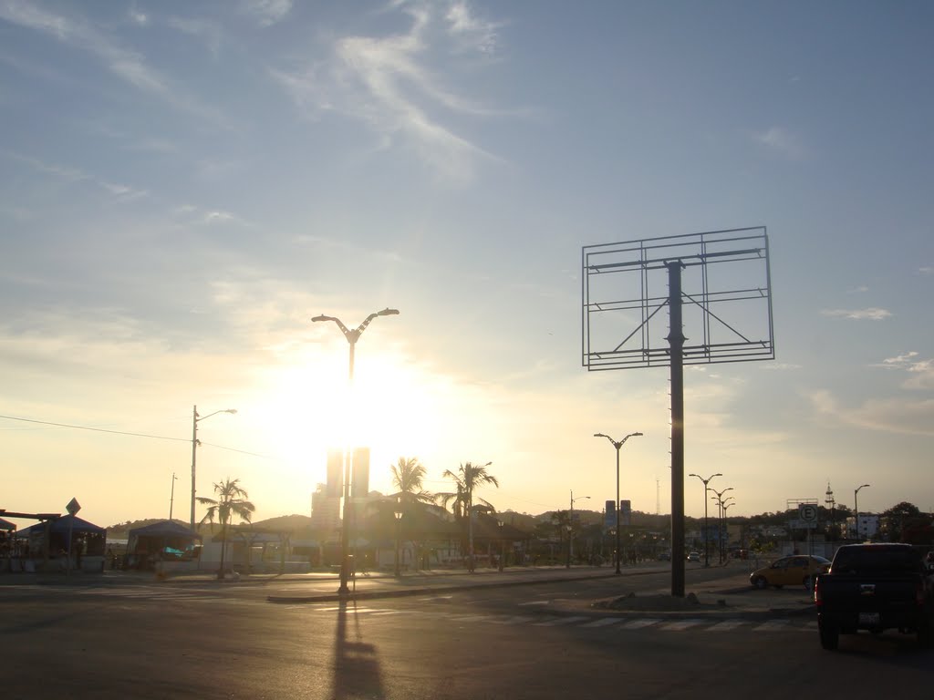 Atardecer en la Playa de General Villamil by Ivan Boada