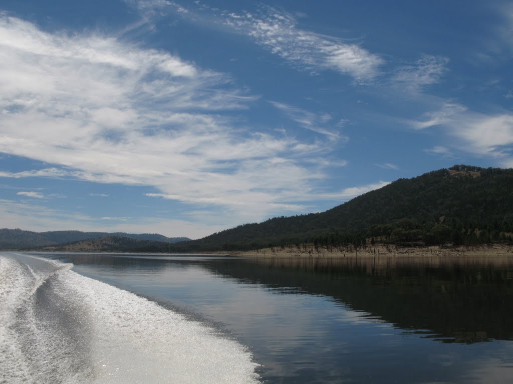 Lake Burrendong 90% Full by Ireen Lark