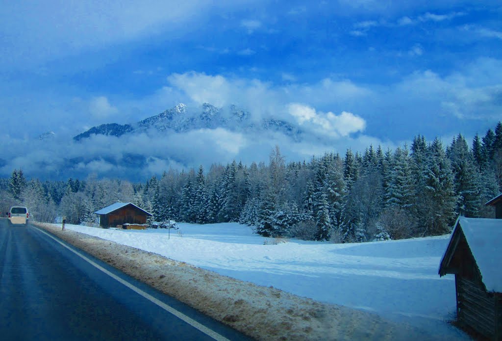 Zwischen Garmisch und Mittenwald by paul denric